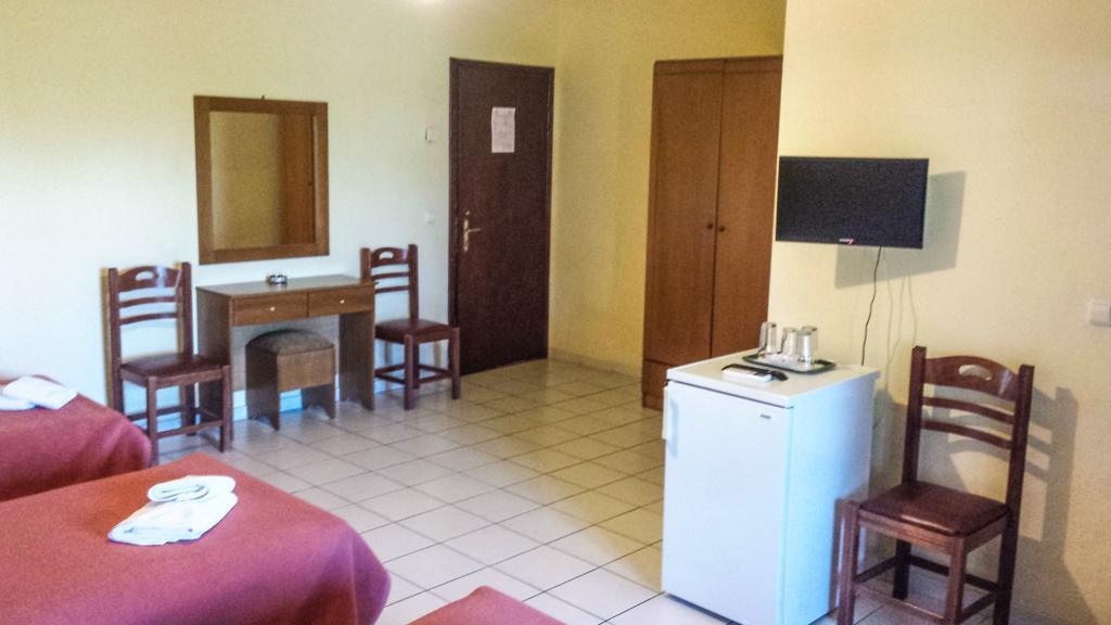 Pineas Hotel Kalampáka Kamer foto