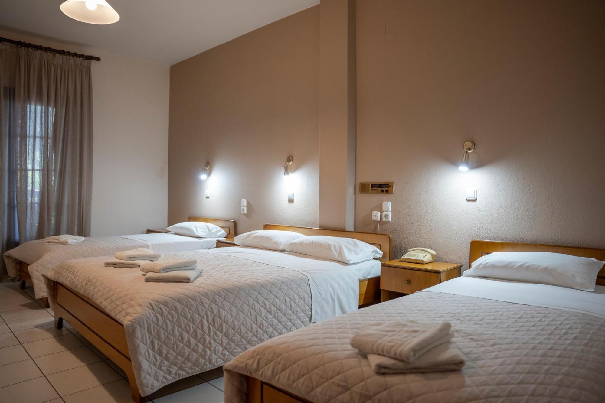 Pineas Hotel Kalampáka Buitenkant foto